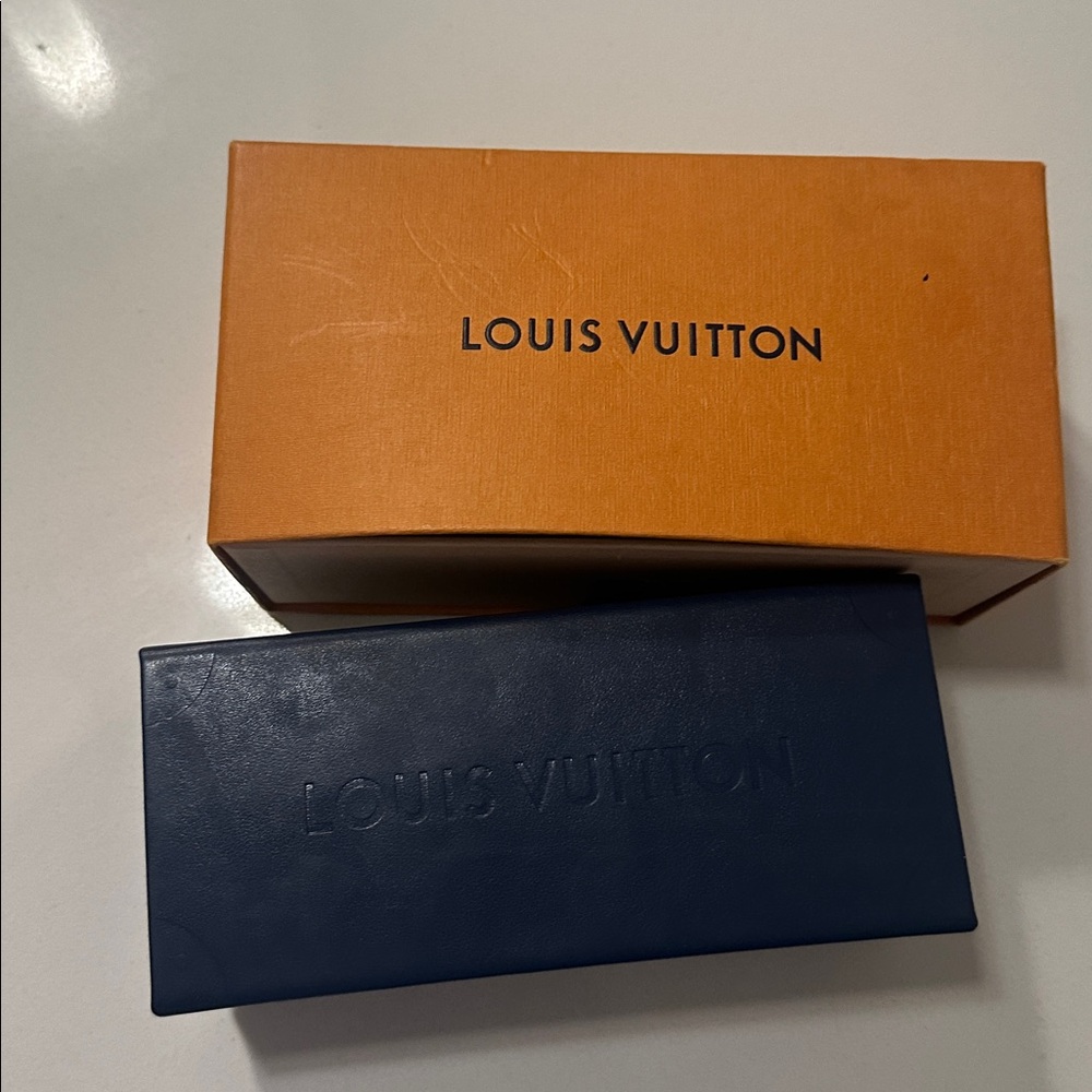 Louis Vuitton Black Sunglasses - Picture 7 of 14